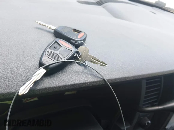 ✅ 2006 Dodge Durango SXT • VIN: 1D4HB38N96F158781 • Лот: 45383830. Опубліковано раніше на IAAI з пробігом 181 939 миль. Безкоштовний доступ до архіву аукціонних продажів зі США та докладний звіт про історію автомобіля на DreamBid. Зображення 11.