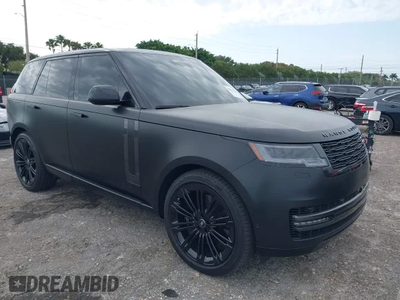 ✅ 2025 Land Rover Range Rover SE • VIN: SALKP9E94SA282388 • Lot: 42013888. Wystawiony na IAAI z przebiegiem 2 850 mil. Bezpłatny archiwum sprzedaży aukcyjnych z USA i szczegółowy raport historii pojazdu na DreamBid. Zdjęcie 1.