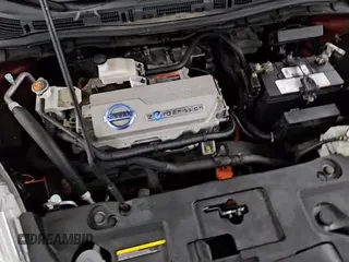 ✅ 2011 Nissan LEAF SL • VIN: JN1AZ0CP4BT009405 • Лот: 71134665. Опубликован ранее на Copart с пробегом 38 048 миль. Бесплатный доступ к архиву аукционных продаж из США и подробный отчёт об истории автомобиля на DreamBid. Изображение 14.