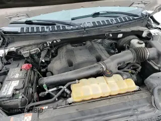 ✅ 2018 Ford Expedition Platinum • VIN: 1FMJU1LT9JEA25824 • Lot: 46264285. Wystawiony na Copart z przebiegiem 136 812 mil. Bezpłatny archiwum sprzedaży aukcyjnych z USA i szczegółowy raport historii pojazdu na DreamBid. Zdjęcie 16.