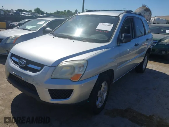 ✅ 2010 Kia Sportage LX • VIN: KNDKGCA35A7711877 • Lot: 45182593. Wystawiony na IAAI z przebiegiem 291 678 mil. Bezpłatny archiwum sprzedaży aukcyjnych z USA i szczegółowy raport historii pojazdu na DreamBid. Zdjęcie 2.
