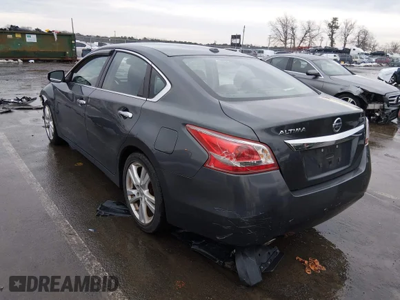 ✅ 2013 Nissan Altima SV • VIN: 1N4BL3AP5DC189963 • Лот: 44493675. Опубліковано раніше на IAAI з пробігом 131 740 миль. Безкоштовний доступ до архіву аукціонних продажів зі США та докладний звіт про історію автомобіля на DreamBid. Зображення 3.