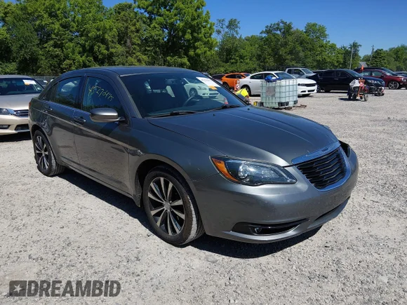 ✅ 2011 Chrysler 200 S • VIN: 1C3BC8FG6BN613396 • Lot: 45270475. Wystawiony na IAAI z przebiegiem 154 324 mil. Bezpłatny archiwum sprzedaży aukcyjnych z USA i szczegółowy raport historii pojazdu na DreamBid. Zdjęcie 1.