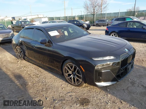 ✅ 2024 BMW 7 Series 740i xDrive • VIN: WBA33EH01RCR10531 • Лот: 43971641. Опубликован ранее на IAAI с пробегом Не указан. Бесплатный доступ к архиву аукционных продаж из США и подробный отчёт об истории автомобиля на DreamBid. Изображение 1.