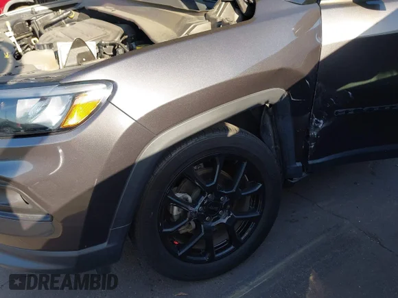 ✅ 2022 Jeep Compass Latitude • VIN: 3C4NJDBB4NT171935 • Лот: 44856333. Опубліковано раніше на IAAI з пробігом 32 086 миль. Безкоштовний доступ до архіву аукціонних продажів зі США та докладний звіт про історію автомобіля на DreamBid. Зображення 6.