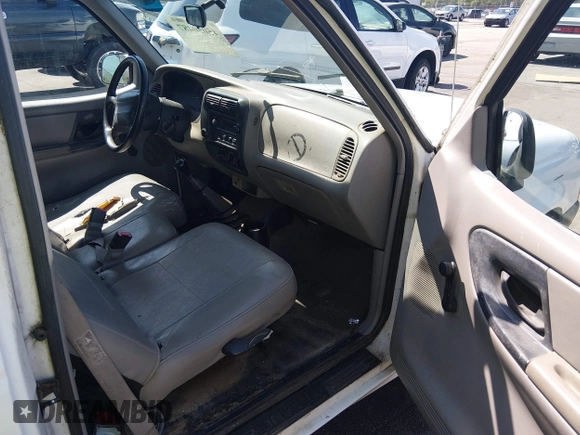 ✅ 2000 Ford Ranger XL • VIN: 1FTYR10C9YPB00786 • Лот: 45050487. Опубліковано раніше на IAAI з пробігом 68 931 миль. Безкоштовний доступ до архіву аукціонних продажів зі США та докладний звіт про історію автомобіля на DreamBid. Зображення 5.