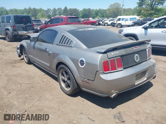 ✅ 2008 Ford Mustang GT Deluxe • VIN: 1ZVHT82H585105074 • Lot: 45111391. Wystawiony na IAAI z przebiegiem 45 212 mil. Bezpłatny archiwum sprzedaży aukcyjnych z USA i szczegółowy raport historii pojazdu na DreamBid. Zdjęcie 3.
