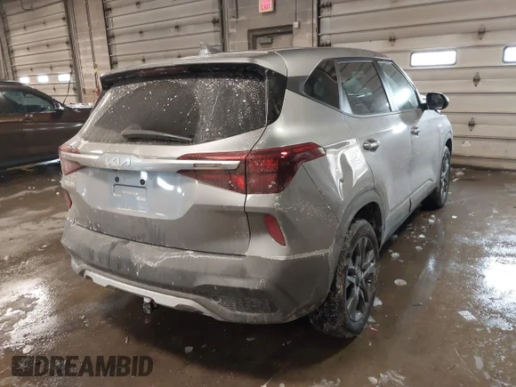 ✅ 2022 Kia Seltos LX • VIN: KNDEPCAA2N7303631 • Лот: 41624513. Опубліковано раніше на IAAI з пробігом 24 758 миль. Безкоштовний доступ до архіву аукціонних продажів зі США та докладний звіт про історію автомобіля на DreamBid. Зображення 4.