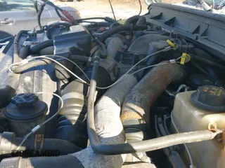 ✅ 2011 Ford F-350 • VIN: 1FDBF3BT8BEC95754 • Lot: 41275804. Wystawiony na IAAI z przebiegiem 159 477 mil. Bezpłatny archiwum sprzedaży aukcyjnych z USA i szczegółowy raport historii pojazdu na DreamBid. Zdjęcie 20.