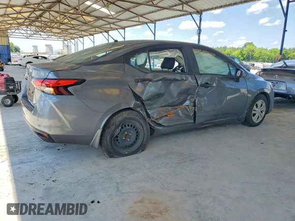 ✅ 2021 Nissan Versa S • VIN: 3N1CN8DV6ML924053 • Lot: 53806956. Wystawiony na Copart z przebiegiem 98 063 mil. Bezpłatny archiwum sprzedaży aukcyjnych z USA i szczegółowy raport historii pojazdu na DreamBid. Zdjęcie 3.