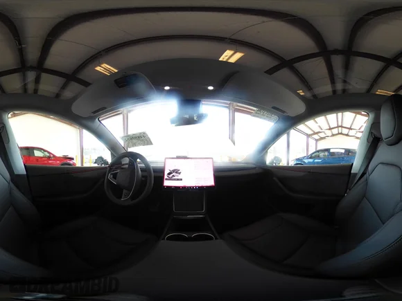 ✅ 2026 Tesla Model Y Long Range Launch Series • VIN: 7SAYGDEE2TF562212 • Lot: 44892652. Wystawiony na IAAI z przebiegiem 2 172 mil. Bezpłatny archiwum sprzedaży aukcyjnych z USA i szczegółowy raport historii pojazdu na DreamBid. Zdjęcie 18.