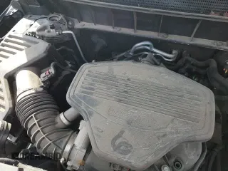 ✅ 2018 GMC Acadia SLE • VIN: 1GKKNLLS9JZ105601 • Lot: 85299405. Wystawiony na Copart z przebiegiem 134 811 mil. Bezpłatny archiwum sprzedaży aukcyjnych z USA i szczegółowy raport historii pojazdu na DreamBid. Zdjęcie 17.