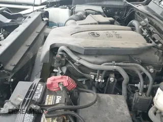 ✅ 2017 Toyota Tacoma TRD Sport • VIN: 5TFCZ5AN0HX058610 • Lot: 43638099. Listed on IAAI with 121,187 mi. Free auction sales archive from the USA and detailed vehicle history report at DreamBid. Image 19.