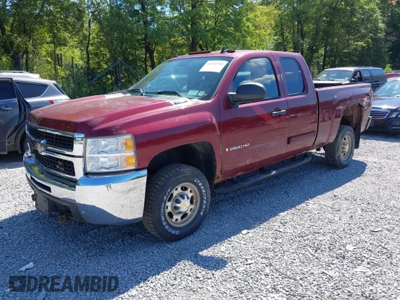 ✅ 2008 Chevrolet Silverado 2500HD Work Truck • VIN: 1GCHK29K28E174213 • Lot: 43102700. Wystawiony na IAAI z przebiegiem 59 083 mil. Bezpłatny archiwum sprzedaży aukcyjnych z USA i szczegółowy raport historii pojazdu na DreamBid. Zdjęcie 2.