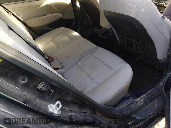 ✅ 2018 Hyundai Elantra SEL • VIN: 5NPD84LF2JH228779 • Lot: 44304542. Wystawiony na IAAI z przebiegiem 100 749 mil. Bezpłatny archiwum sprzedaży aukcyjnych z USA i szczegółowy raport historii pojazdu na DreamBid. Zdjęcie 8.