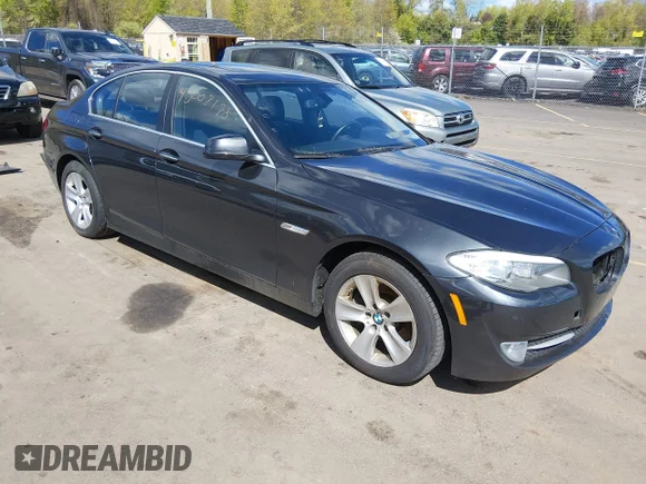 ✅ 2013 BMW 5 Series 528i xDrive • VIN: WBAXH5C56DD112194 • Лот: 45008198. Опубліковано раніше на IAAI з пробігом 114 354 миль. Безкоштовний доступ до архіву аукціонних продажів зі США та докладний звіт про історію автомобіля на DreamBid. Зображення 1.