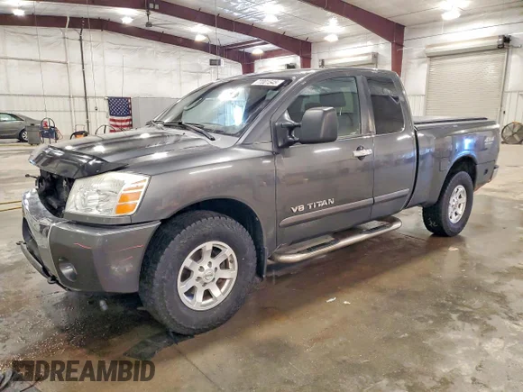 ✅ 2007 Nissan Titan SE • VIN: 1N6AA06B67N205908 • Lot: 77001545. Wystawiony na Copart z przebiegiem 150 568 mil. Bezpłatny archiwum sprzedaży aukcyjnych z USA i szczegółowy raport historii pojazdu na DreamBid. Zdjęcie 1.