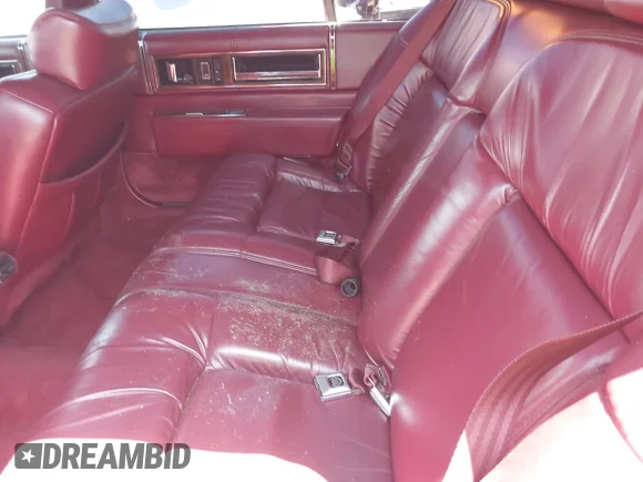 ✅ 1992 Cadillac DeVille • VIN: 1G6CD53B8N4244350 • Lot: 42850945. Wystawiony na IAAI z przebiegiem 69 124 mil. Bezpłatny archiwum sprzedaży aukcyjnych z USA i szczegółowy raport historii pojazdu na DreamBid. Zdjęcie 8.