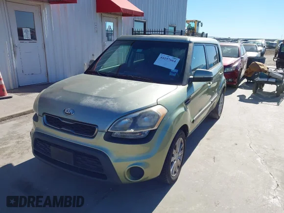 ✅ 2013 Kia Soul + • VIN: KNDJT2A68D7503461 • Lot: 44157664. Wystawiony na IAAI z przebiegiem 130 684 mil. Bezpłatny archiwum sprzedaży aukcyjnych z USA i szczegółowy raport historii pojazdu na DreamBid. Zdjęcie 2.