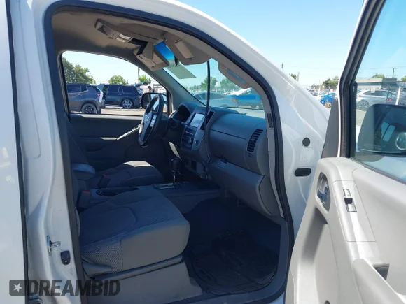 ✅ 2021 Nissan Frontier SV • VIN: 1N6ED0EB4MN717737 • Lot: 45256988. Wystawiony na IAAI z przebiegiem 99 831 mil. Bezpłatny archiwum sprzedaży aukcyjnych z USA i szczegółowy raport historii pojazdu na DreamBid. Zdjęcie 3.