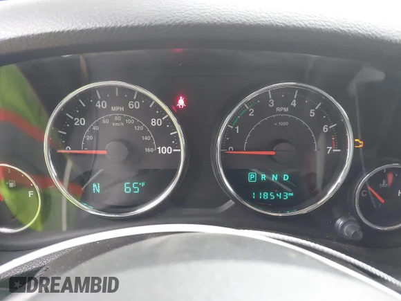 ✅ 2017 Jeep Wrangler Sport • VIN: 1C4AJWAG8HL705266 • Lot: 43963846. Wystawiony na IAAI z przebiegiem 118 543 mil. Bezpłatny archiwum sprzedaży aukcyjnych z USA i szczegółowy raport historii pojazdu na DreamBid. Zdjęcie 7.