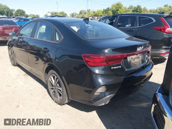 ✅ 2024 Kia Forte LXS • VIN: 3KPF24AD7RE812218 • Lot: 45419672. Wystawiony na IAAI z przebiegiem 15 459 mil. Bezpłatny archiwum sprzedaży aukcyjnych z USA i szczegółowy raport historii pojazdu na DreamBid. Zdjęcie 3.