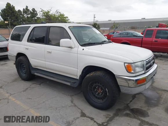 ✅ 1996 Toyota 4Runner SR5 • VIN: JT3GN86R5T0009743 • Lot: 44768771. Wystawiony na IAAI z przebiegiem 233 586 mil. Bezpłatny archiwum sprzedaży aukcyjnych z USA i szczegółowy raport historii pojazdu na DreamBid. Zdjęcie 1.