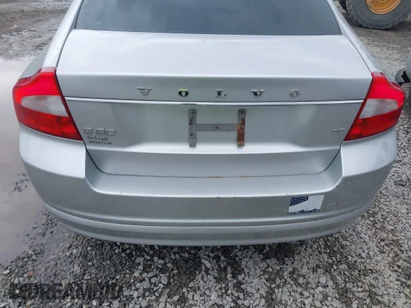 ✅ 2009 Volvo S80 I6 • VIN: YV1AS982591107149 • Lot: 42252272. Wystawiony na IAAI z przebiegiem 169 016 mil. Bezpłatny archiwum sprzedaży aukcyjnych z USA i szczegółowy raport historii pojazdu na DreamBid. Zdjęcie 6.