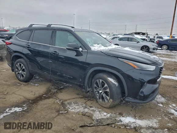 ✅ 2022 Toyota Highlander XLE • VIN: 5TDGZRBH1NS589351 • Lot: 94882035. Wystawiony na Copart z przebiegiem 141 071 mil. Bezpłatny archiwum sprzedaży aukcyjnych z USA i szczegółowy raport historii pojazdu na DreamBid. Zdjęcie 4.