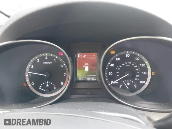 ✅ 2018 Hyundai Santa Fe SE • VIN: KM8SM4HF7JU273617 • Lot: 45407444. Wystawiony na IAAI z przebiegiem 123 189 mil. Bezpłatny archiwum sprzedaży aukcyjnych z USA i szczegółowy raport historii pojazdu na DreamBid. Zdjęcie 7.