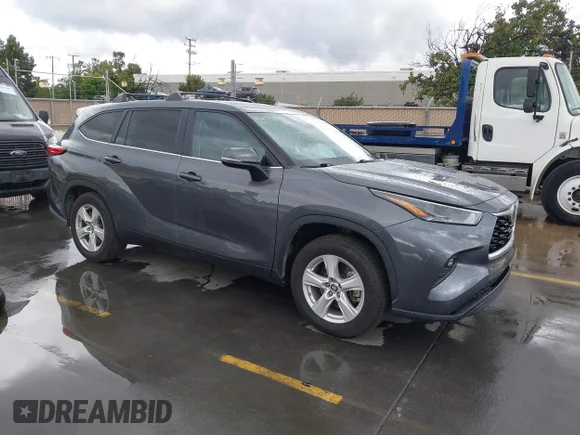 ✅ 2023 Toyota Highlander Platinum • VIN: 5TDKDRAH2PS510315 • Lot: 45228164. Listed on IAAI with 140,161 mi. Free auction sales archive from the USA and detailed vehicle history report at DreamBid. Image 1.