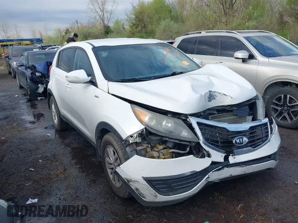 ✅ 2011 Kia Sportage LX • VIN: KNDPBCA20B7015358 • Lot: 44865115. Wystawiony na IAAI z przebiegiem 141 988 mil. Bezpłatny archiwum sprzedaży aukcyjnych z USA i szczegółowy raport historii pojazdu na DreamBid. Zdjęcie 1.