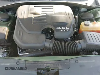 ✅ 2020 Dodge Charger SXT • VIN: 2C3CDXBG8LH136448 • Lot: 43068190. Wystawiony na IAAI z przebiegiem 96 716 mil. Bezpłatny archiwum sprzedaży aukcyjnych z USA i szczegółowy raport historii pojazdu na DreamBid. Zdjęcie 19.