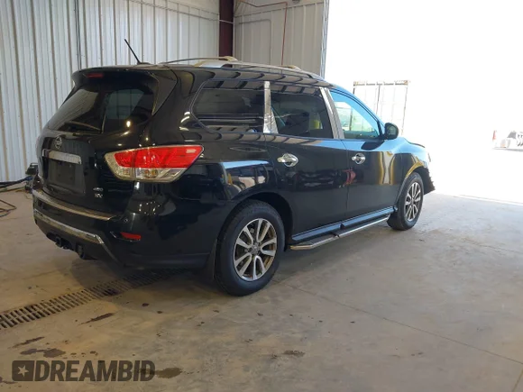 ✅ 2016 Nissan Pathfinder SV • VIN: 5N1AR2MM6GC623968 • Lot: 45291554. Listed on IAAI with 141,685 mi. Free auction sales archive from the USA and detailed vehicle history report at DreamBid. Image 4.