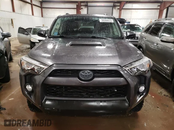 ✅ 2015 Toyota 4Runner Limited • VIN: JTEBU5JR8F5224440 • Lot: 39266633. Wystawiony na Copart z przebiegiem 30 197 mil. Bezpłatny archiwum sprzedaży aukcyjnych z USA i szczegółowy raport historii pojazdu na DreamBid. Zdjęcie 5.