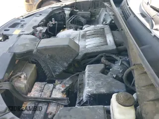 ✅ 2014 Toyota Highlander XLE • VIN: 5TDKKRFH2ES012059 • Lot: 42887594. Wystawiony na IAAI z przebiegiem 142 169 mil. Bezpłatny archiwum sprzedaży aukcyjnych z USA i szczegółowy raport historii pojazdu na DreamBid. Zdjęcie 19.