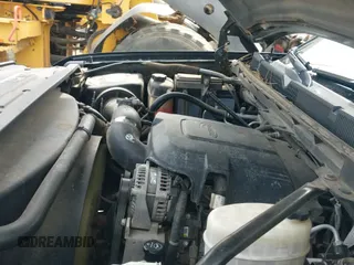 ✅ 2015 GMC Sierra 2500HD SLT • VIN: 1GT22ZEG5FZ144077 • Lot: 43268861. Wystawiony na IAAI z przebiegiem 171 426 mil. Bezpłatny archiwum sprzedaży aukcyjnych z USA i szczegółowy raport historii pojazdu na DreamBid. Zdjęcie 19.