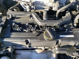 2009 Hyundai Accent Auto GS z VIN KMHCM36C89U142148, wystawiony jako Copart lot #83156304 z przebiegiem 105 534 mil mil oraz Szkoda całkowita • Salvage title. Historia ofert i sprzedaży dostępna na DreamBid. Obrazek 14.