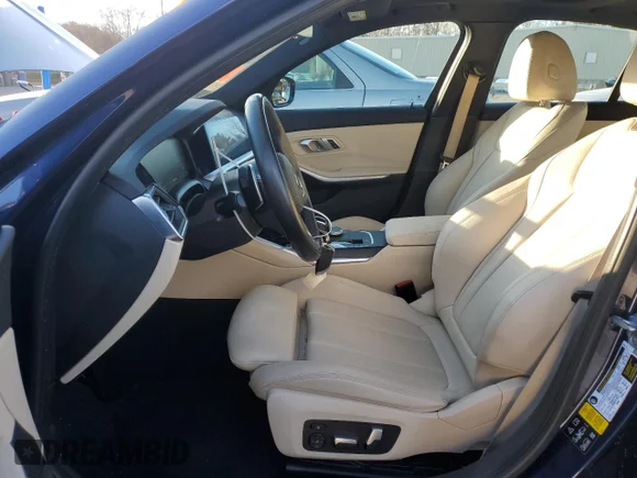 ✅ 2020 BMW 3 Series 330i xDrive • VIN: 3MW5R7J03L8B12298 • Лот: 82879923. Опубліковано раніше на Copart з пробігом 33 463 миль. Безкоштовний доступ до архіву аукціонних продажів зі США та докладний звіт про історію автомобіля на DreamBid. Зображення 7.