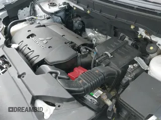 ✅ 2017 Mitsubishi Outlander SEL • VIN: JA4AP4AW0HZ055883 • Лот: 40628557. Опубликован ранее на IAAI с пробегом 87 825 миль. Бесплатный доступ к архиву аукционных продаж из США и подробный отчёт об истории автомобиля на DreamBid. Изображение 20.