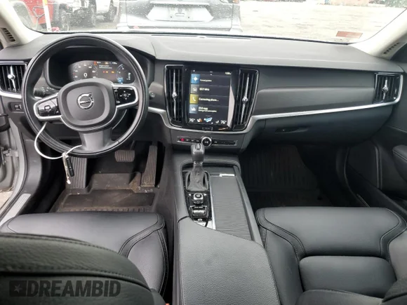 ✅ 2018 Volvo V90 • VIN: YV4102NKXJ1015897 • Lot: 45741573. Wystawiony na Copart z przebiegiem 53 069 mil. Bezpłatny archiwum sprzedaży aukcyjnych z USA i szczegółowy raport historii pojazdu na DreamBid. Zdjęcie 8.