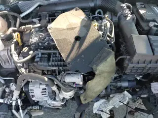 ✅ 2020 Volkswagen Passat SE • VIN: 1VWWA7A36LC017796 • Lot: 86077315. Wystawiony na Copart z przebiegiem 102 831 mil. Bezpłatny archiwum sprzedaży aukcyjnych z USA i szczegółowy raport historii pojazdu na DreamBid. Zdjęcie 13.