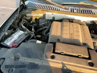 ✅ 2011 Lincoln Navigator • VIN: 5LMJJ3J50BEJ00160 • Lot: 85516324. Wystawiony na Copart z przebiegiem 188 671 mil. Bezpłatny archiwum sprzedaży aukcyjnych z USA i szczegółowy raport historii pojazdu na DreamBid. Zdjęcie 16.