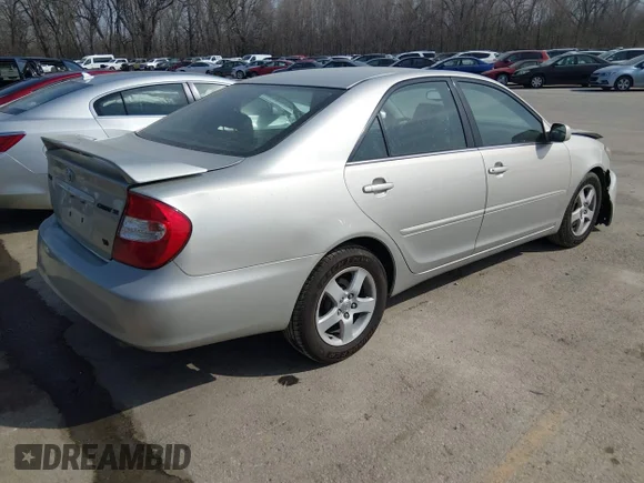 ✅ 2004 Toyota Camry SE • VIN: 4T1BA32K24U013820 • Lot: 44667378. Wystawiony na IAAI z przebiegiem 138 897 mil. Bezpłatny archiwum sprzedaży aukcyjnych z USA i szczegółowy raport historii pojazdu na DreamBid. Zdjęcie 4.
