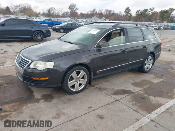 ✅ 2008 Volkswagen Passat Komfort • VIN: WVWLK73C98E219303 • Lot: 43709438. Wystawiony na IAAI z przebiegiem Nie podano. Bezpłatny archiwum sprzedaży aukcyjnych z USA i szczegółowy raport historii pojazdu na DreamBid. Zdjęcie 2.