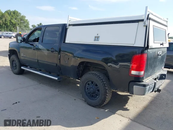 ✅ 2010 GMC Sierra 2500HD SLT • VIN: 1GT4K1B66AF123819 • Lot: 42888634. Wystawiony na IAAI z przebiegiem 168 540 mil. Bezpłatny archiwum sprzedaży aukcyjnych z USA i szczegółowy raport historii pojazdu na DreamBid. Zdjęcie 3.