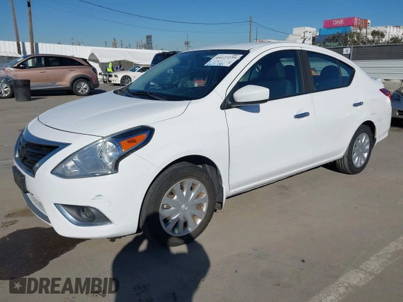 ✅ 2016 Nissan Versa S Plus • VIN: 3N1CN7AP3GL899309 • Lot: 44127239. Wystawiony na IAAI z przebiegiem 93 321 mil. Bezpłatny archiwum sprzedaży aukcyjnych z USA i szczegółowy raport historii pojazdu na DreamBid. Zdjęcie 2.