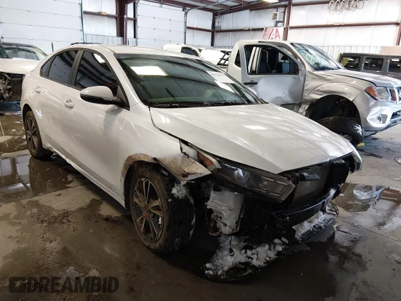 ✅ 2024 Kia Forte LXS • VIN: 3KPF24AD7RE816365 • Лот: 44156979. Опубліковано раніше на IAAI з пробігом 17 700 миль. Безкоштовний доступ до архіву аукціонних продажів зі США та докладний звіт про історію автомобіля на DreamBid. Зображення 1.