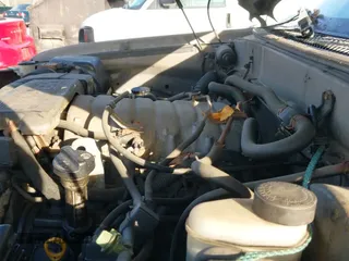 ✅ 2000 Toyota Tundra SR5 • VIN: 5TBBT4418YS054318 • Lot: 43752419. Listed on IAAI with 218,988 mi. Free auction sales archive from the USA and detailed vehicle history report at DreamBid. Image 13.