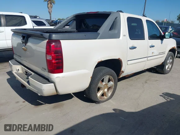 ✅ 2008 Chevrolet Avalanche LS • VIN: 3GNFK123X8G223226 • Lot: 45060843. Wystawiony na IAAI z przebiegiem 194 100 mil. Bezpłatny archiwum sprzedaży aukcyjnych z USA i szczegółowy raport historii pojazdu na DreamBid. Zdjęcie 4.